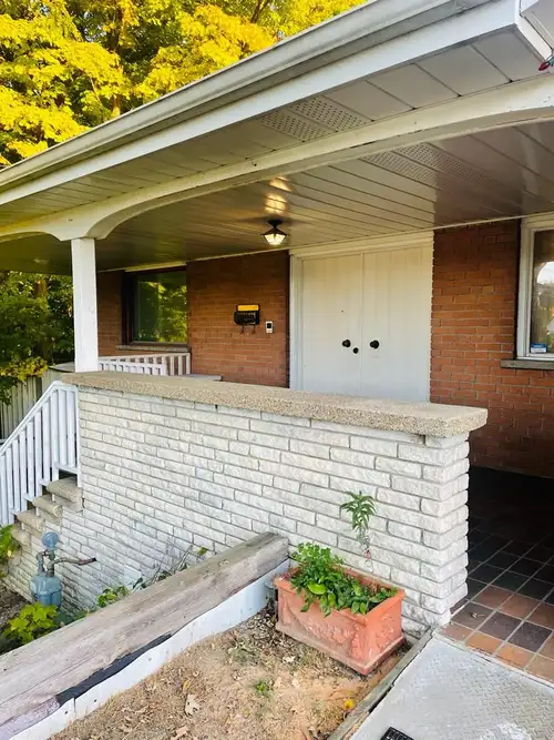 One bedroom for rent in North York, Toronto. Comes with bed, mattress, and dresser. Shared kitchen a...