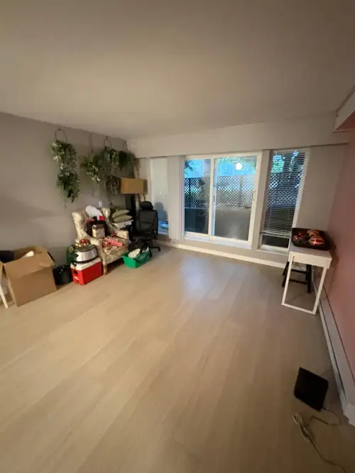 Newly renovated 2 bedroom 1 bath pet friendly unit available January 15th. Vibrant neighborhood with...