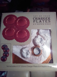 charger plates set of 4 and 4 napkin rings