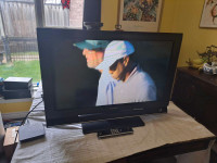 Sony 32 Inch LCD TV with Remote