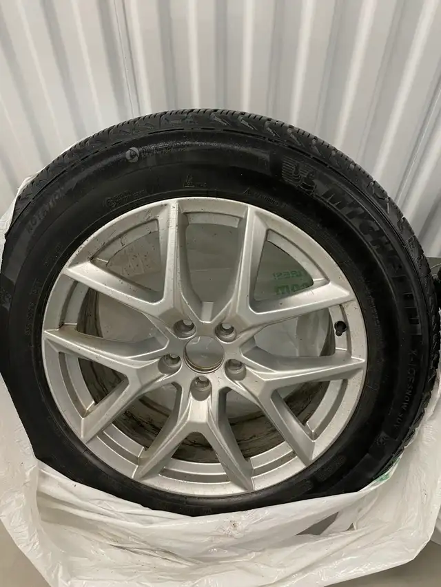Volvo XC60 Winter Tire Set – 18" Alloys + Michelin X-Ice Tires in Tires & Rims in City of Toronto - Image 3