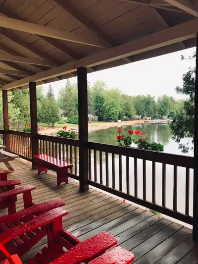 Chalet à louer bord de l’eau ! Septembre libre