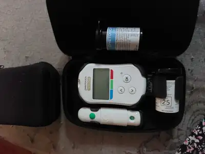 2 machines for testing yor blood sugars one is one touch verio reflect and one touchverio they r acc...