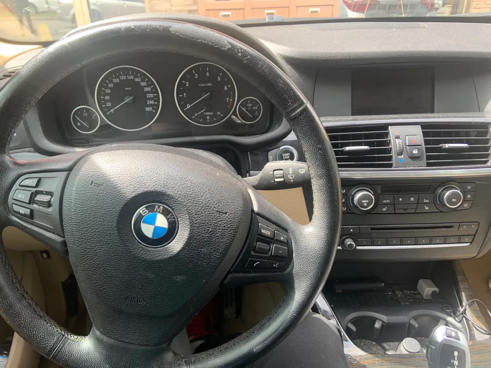 BMW X3 28i