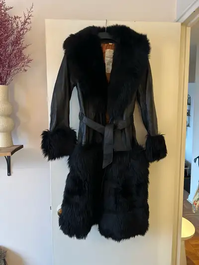 Lady Western Fur Coat size small, View more