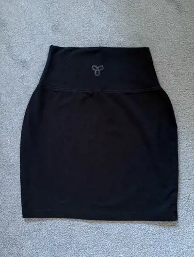Each item is in perfect, like new condition! - Tna Chill Atmosphere Hi-Rise Skirt (XS): $15 - Tna ye...