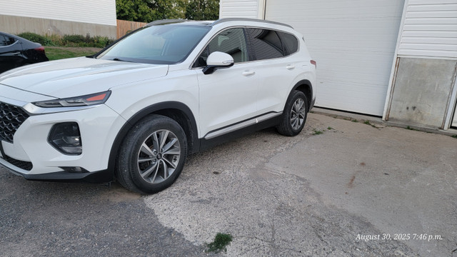 2020 Hyundai Santa Fe perferred.  Low km in Cars & Trucks in Belleville - Image 2
