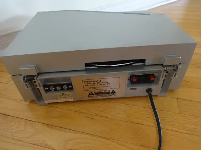 Panasonic SG-V300 Vintage(1983) Stereo Music System for sale in Stereo Systems & Home Theatre in Markham / York Region - Image 9