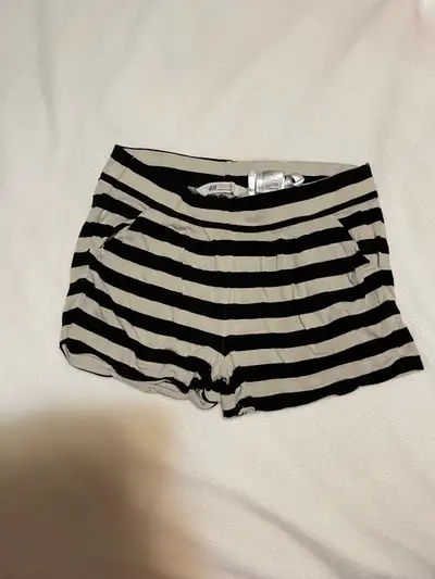 SHORTS WOMENS / GIRLS, View more