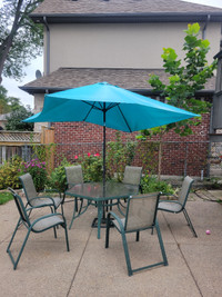 Outdoor dining set (1 table, 6 chairs and umbrella)