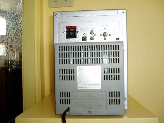 Mini système de son Sony (Compact disc deck receiver) dans Chaînes stéréo  à Longueuil/Rive Sud - Image 3