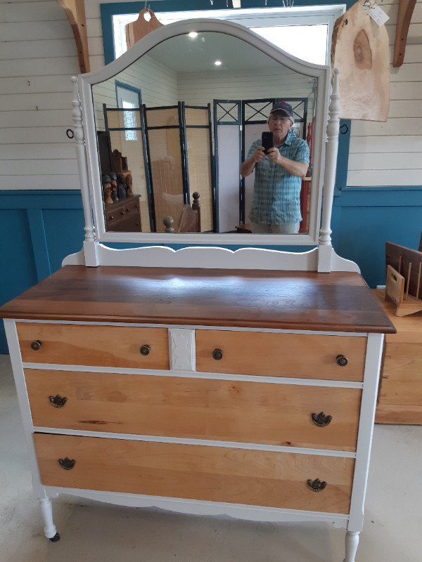 Vintage Dresser with Mirror in Dressers & Wardrobes in Peterborough - Image 4