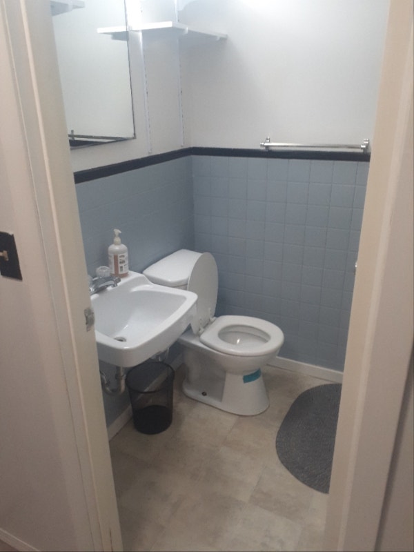 Basement Suite 1,000 includes Utilities. Long Term Rentals