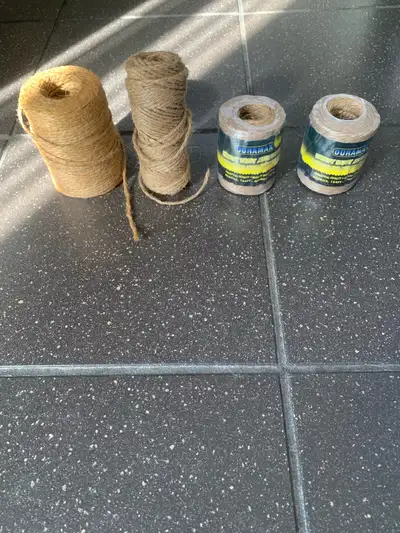 4 Sack/Jute Twine String Ropes - 4 Cordes à Fil de Ficelle, View more