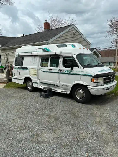 Van 1997 Freedom, Dodge Camper Van for sale. Well maintained mechanically with a strong 5.2 litre en...