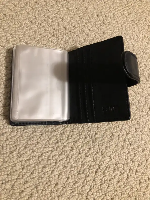 Wallets/wristlet $5-$15 in Women's - Bags & Wallets in Guelph - Image 6