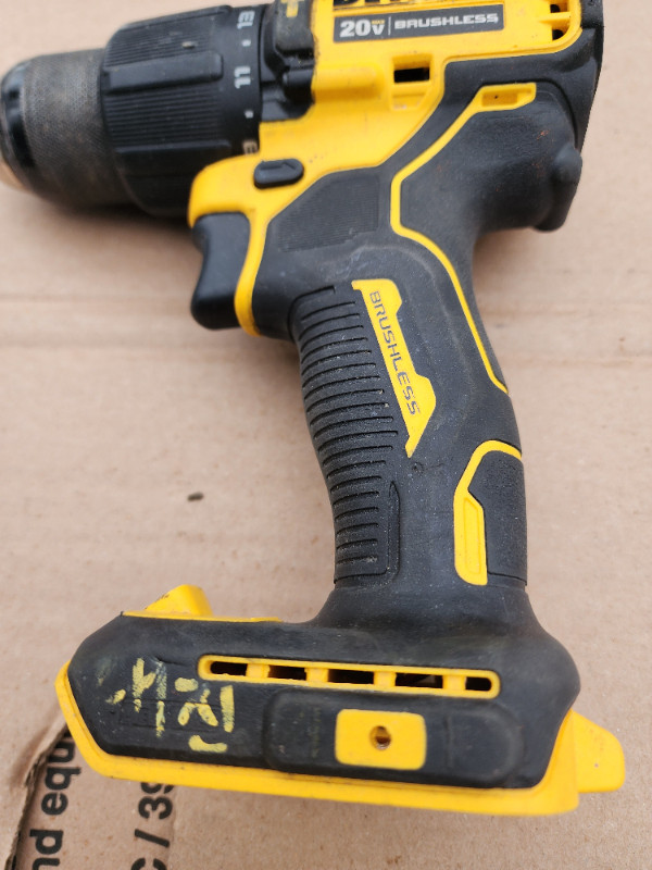 DEWALT 20V MAX ATOMIC Lithium-Ion  Brushless Compact Hammer Dril in Power Tools in Windsor Region - Image 2