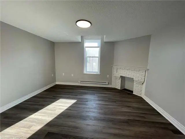 Beautiful 2 Bedroom Apartment, located Downtown Welland