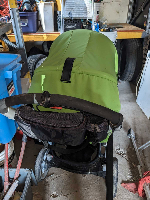 Poussette 3 roues peg-perego dans Poussettes, porte-bébés et sièges d'auto  à Ville de Montréal