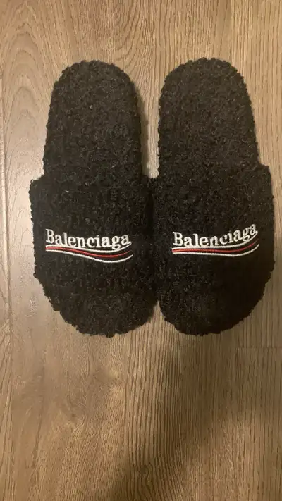 Balenciaga fur slides - Size 9.5, View more