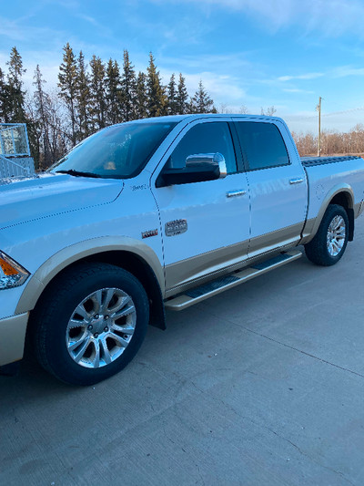 For sale by owner 2013 RAM 1500 Longhorn Crew Cab 4x4 HEMI