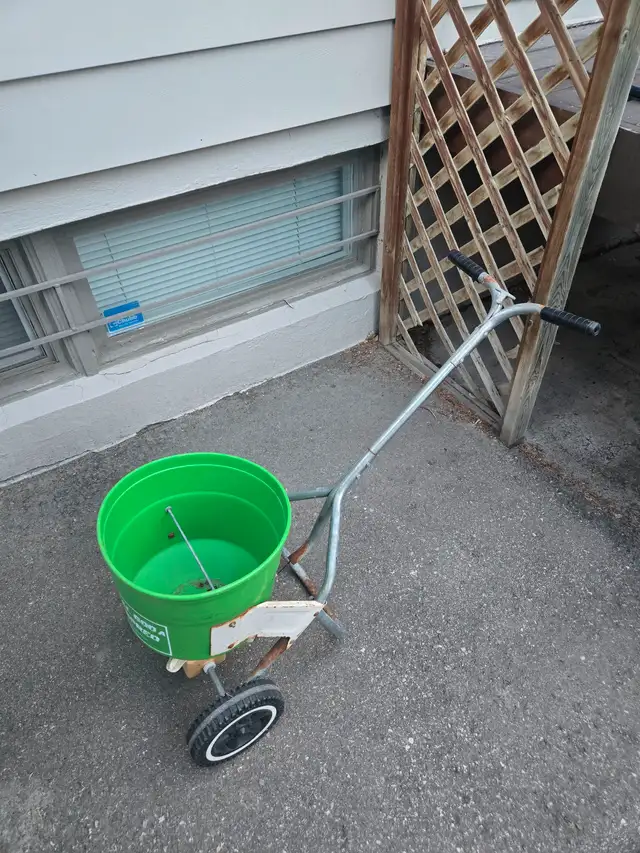Broadcast Spreader628637341198101212