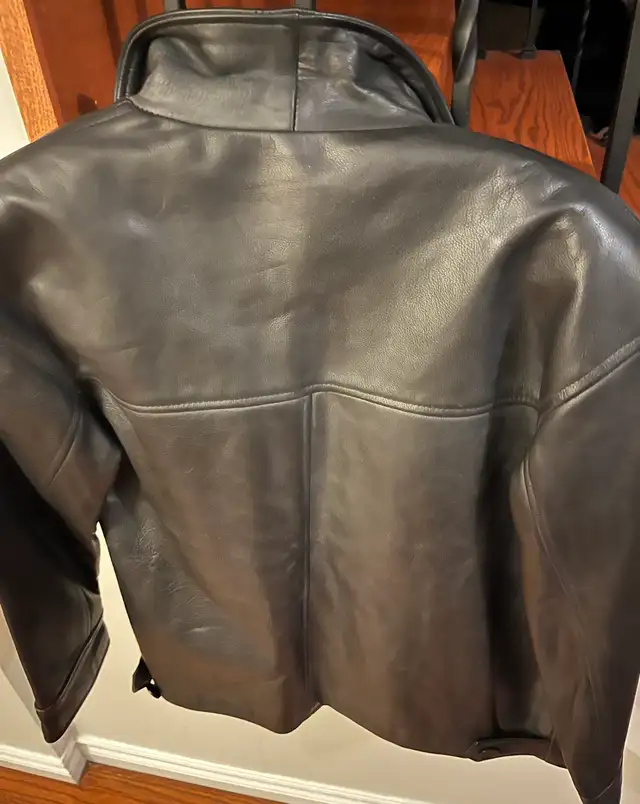 black leather 601857839722014723