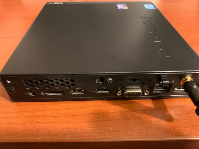 Lenovo m72e Tiny in Desktop Computers in City of Montréal - Image 4