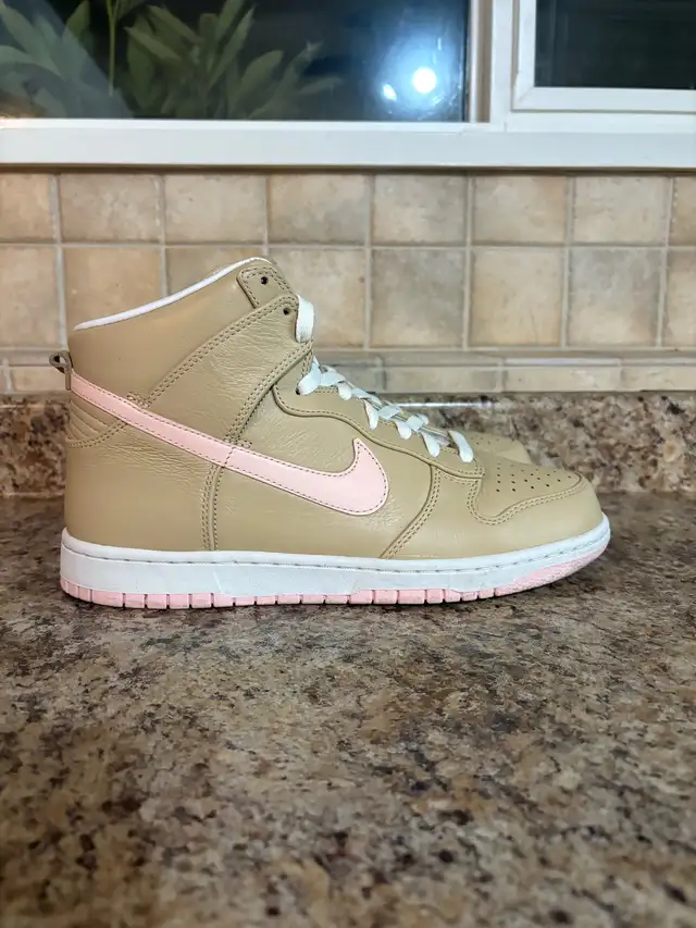 Nike Dunk High SP Linen in Men's Shoes in Nanaimo - Image 4