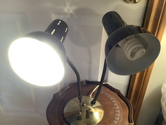 Vintage MC Double Light Brown Enamelled Metal Gooseneck Lamp in Indoor Lighting & Fans in Belleville - Image 4