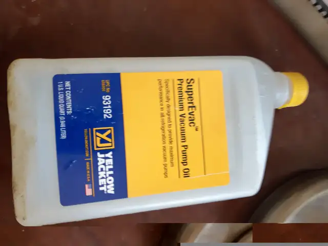 Vacuum pump oil in Other Business & Industrial in Longueuil / South Shore - Image 3