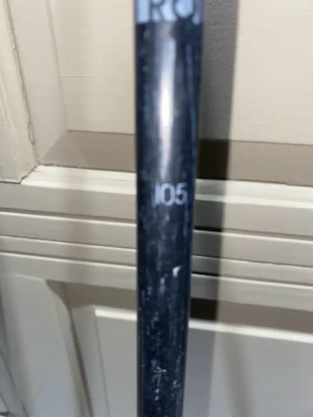 Rossignol Ski Poles 105cm in Ski in Calgary - Image 3