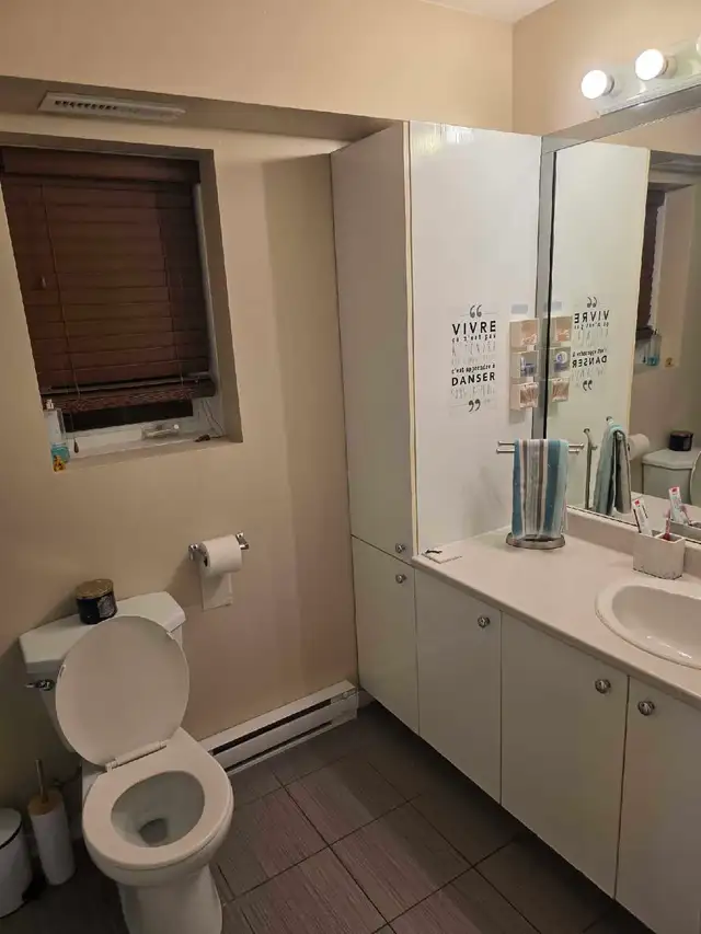 chambre a louer in Room Rentals & Roommates in Laval / North Shore - Image 11