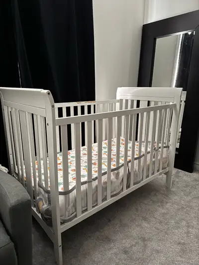 Crib only. Condition shown in pic.