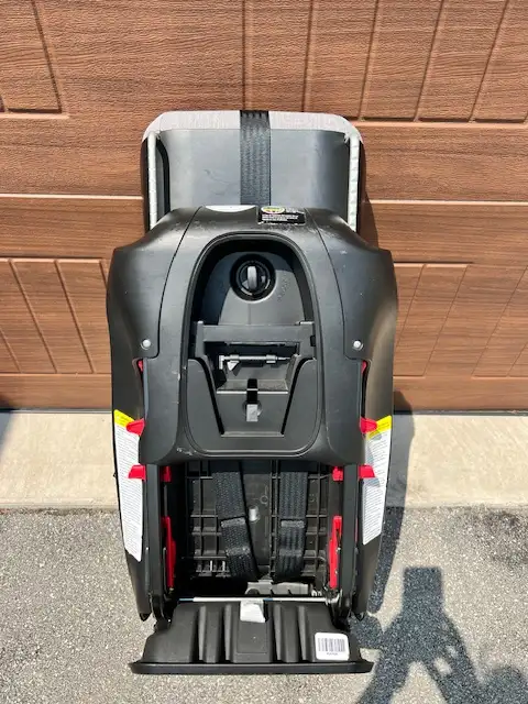 CLEK Fllo Car Seat – Excellent Condition in Strollers, Carriers & Car Seats in St. Catharines - Image 4