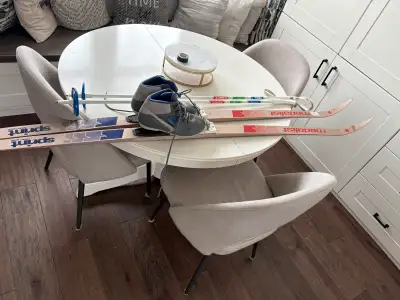 Women’s cross country ski set eu 39 170cm skis Waxless and poles Good shape Cross country touring sk...