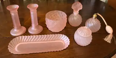 Magnifique ensemble en vitre rose pâle décoration, View more