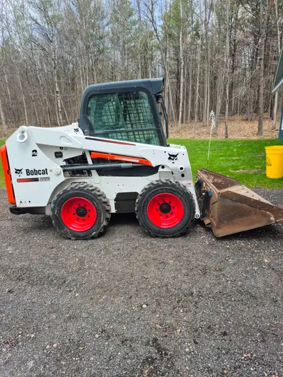 2015 S550 Bobcat Skidsteer. Great Working Machine New Tires & Rims 6ft Bucket AC/ Heat Joy Stick & F...