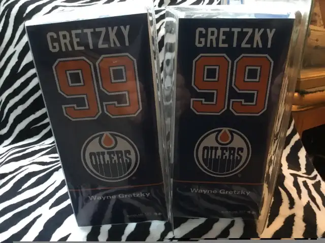McFarlanes Sport Picks Legends Wayne Gretzky Oilers  in Arts & Collectibles in Red Deer - Image 10