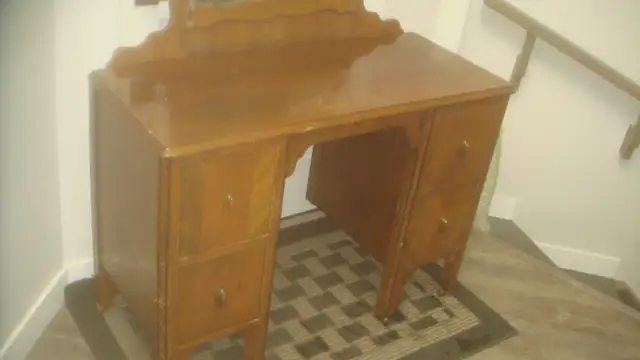 DRESSER+MIRROR_ANTIQUE_BEAUTIFUL in Dressers & Wardrobes in Edmonton - Image 11