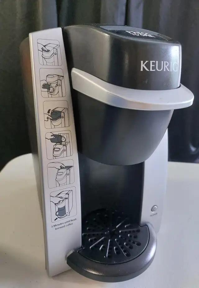 Coffeemaker KEURIG in Coffee Makers in City of Toronto - Image 2