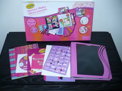 Album souvenir, monopoly, Barbie & Ken, casse-tête, voiture c..., View more