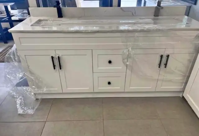 Bathroom Vanities  in Plumbing, Sinks, Toilets & Showers in Oakville / Halton Region - Image 3
