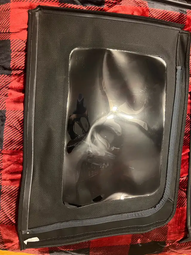 jeep wrangler jk soft top windows and rails in Other Parts & Accessories in Brantford - Image 5