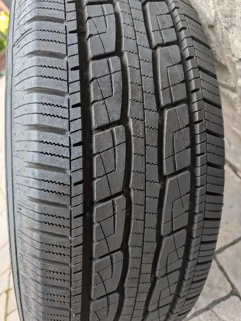 2024-25 Toyota Tacoma OEM Chrome Wheel Rim with Tires in Tires & Rims in Mississauga / Peel Region - Image 4