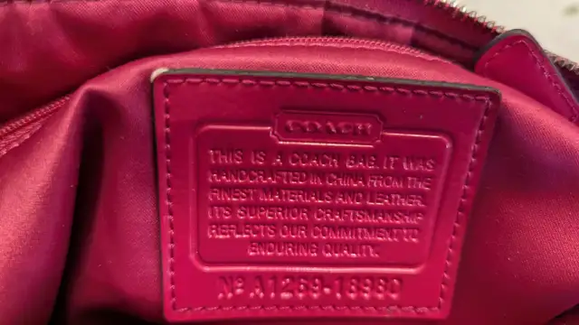 Genuine Coach Purse in Excellent Condition62864744679427123
