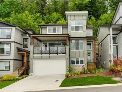 5 Beds 4 Baths House For Rent Chilliwack