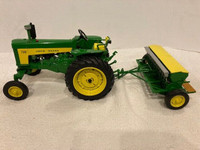 1/16 JOHN DEERE 730 W/Grain Drill Farm Toy