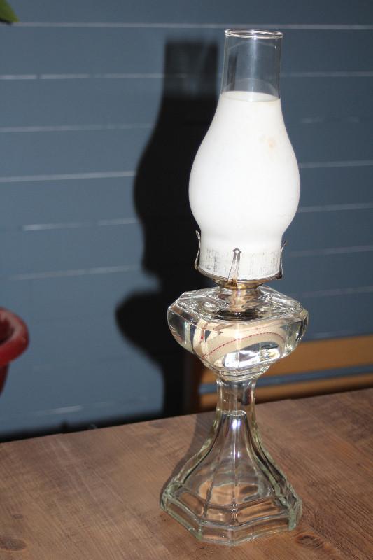 Antique Oil Lamps in Arts & Collectibles in Kingston - Image 3
