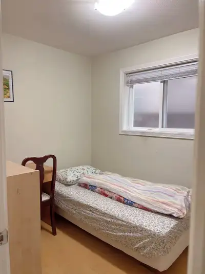 Deposit: $350 Rent includes utilities and Wi-Fi. Location: Gladstone St. and 51st Ave (1 zone) Furni...